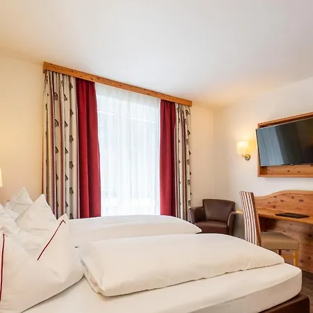 Trattlerhof Hotel 4*
